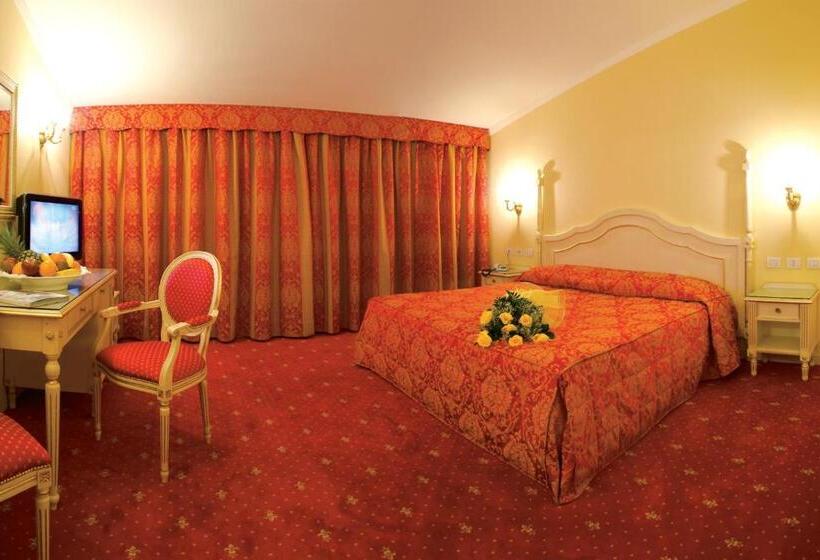 Люкс Мастер, Motel Gold