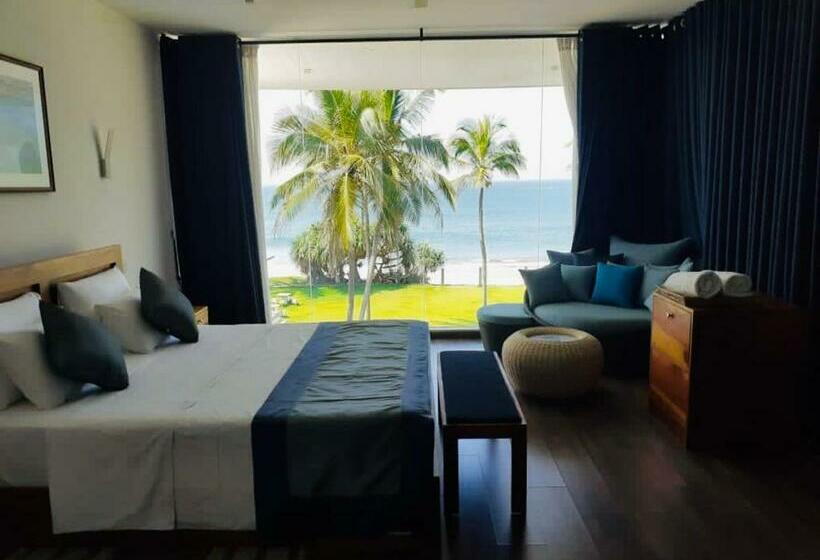 家庭间, The Lighthouse Negombo