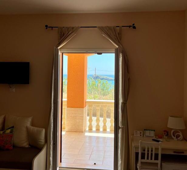 Трехместный Номер Deluxe Вид на Море, Carrubella Santa Zita