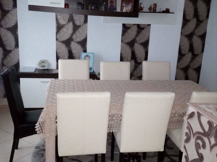 اتاق اکونومی, Casa R&d
