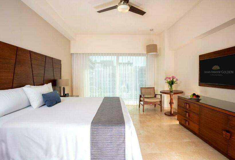 חדר דלוקס נוף לים, Crown Paradise Golden All Inclusive Resort   Adults Only