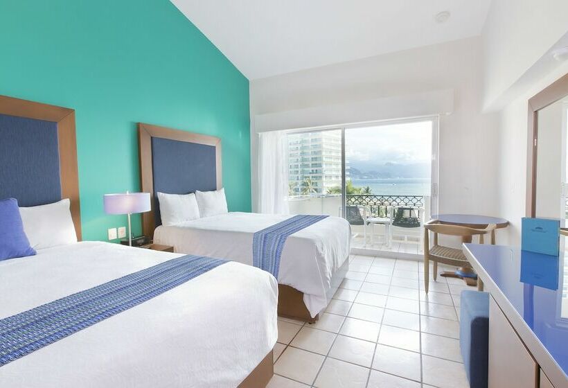 חדר דלוקס נוף לים, Crown Paradise Golden All Inclusive Resort   Adults Only