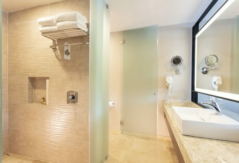 חדר דלוקס, Crown Paradise Golden All Inclusive Resort   Adults Only