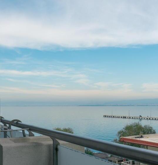 Семейный Номер Боковой Вид на Море, Golden Star City Resort