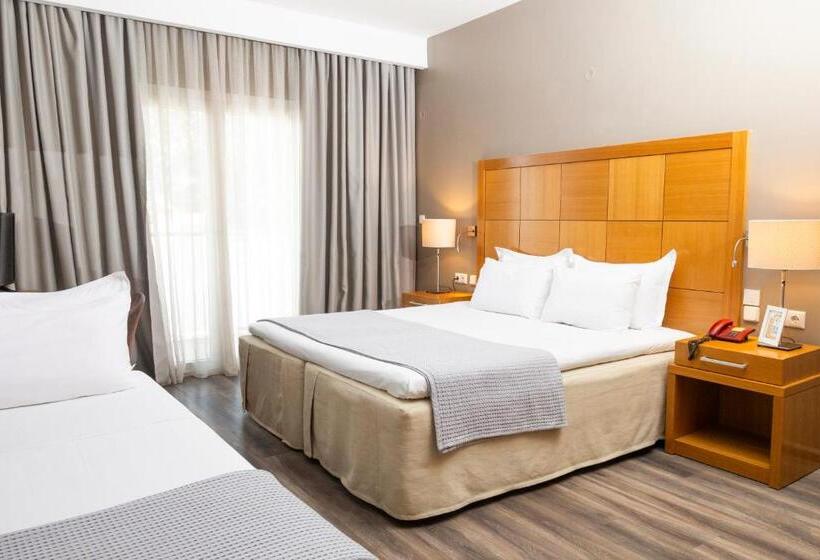 Семейный Номер Боковой Вид на Море, Golden Star City Resort