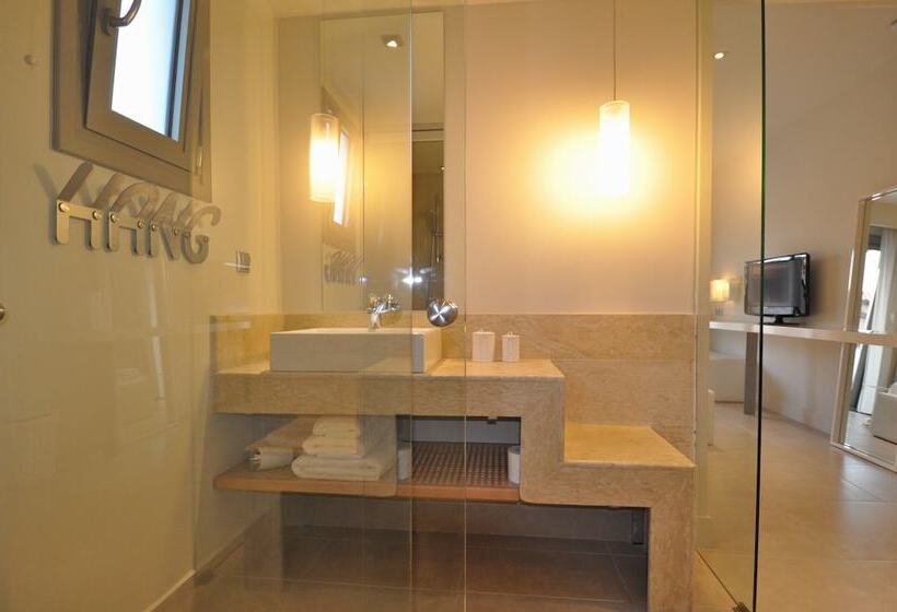 اتاق لوکس با چشم‌انداز دریا, Ino Hotel & Suites