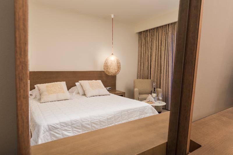 اتاق لوکس با چشم‌انداز استخر, Ino Hotel & Suites