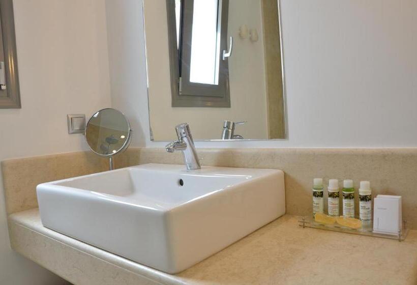 اتاق لوکس با بالکن, Ino Hotel & Suites