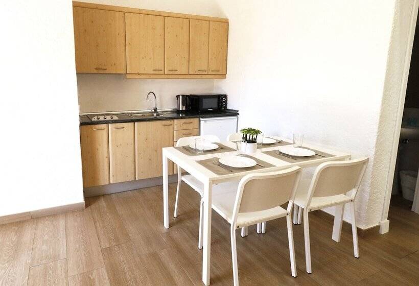 Апартаменты 1 Спальня, Naika Studios & Apartments