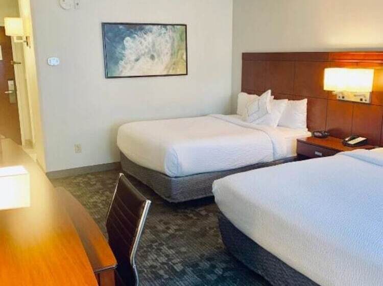Standard Szoba 2 Franciaággyal, Courtyard By Marriott Myrtle Beach Barefoot Landing