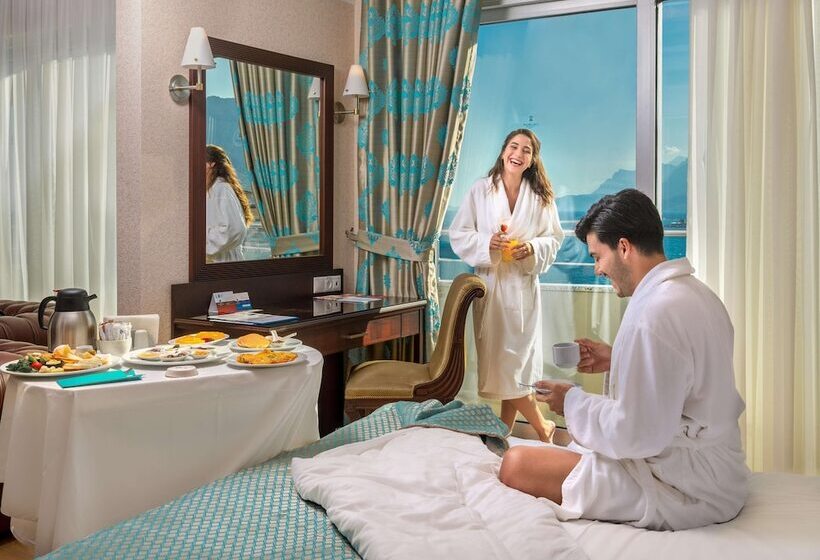 سوئیت سینیور, Porto Bello Hotel Resort & Spa