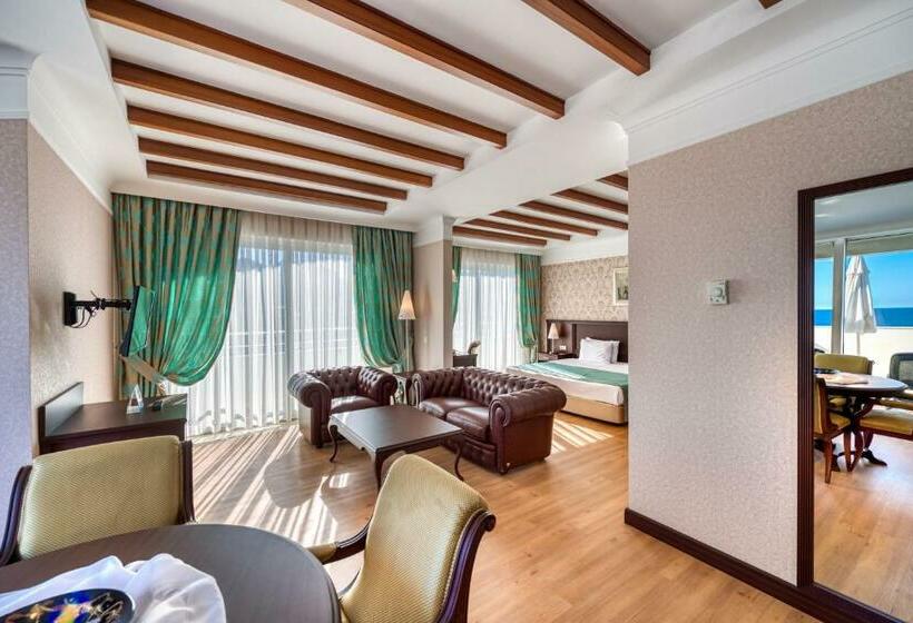 سوئیت سینیور, Porto Bello Hotel Resort & Spa