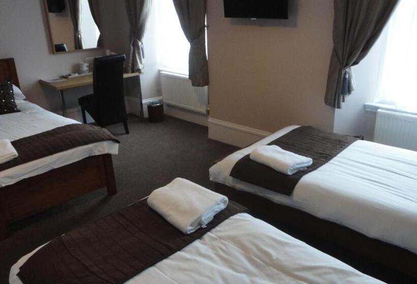 اتاق استاندارد سه نفره, Sandyford Lodge