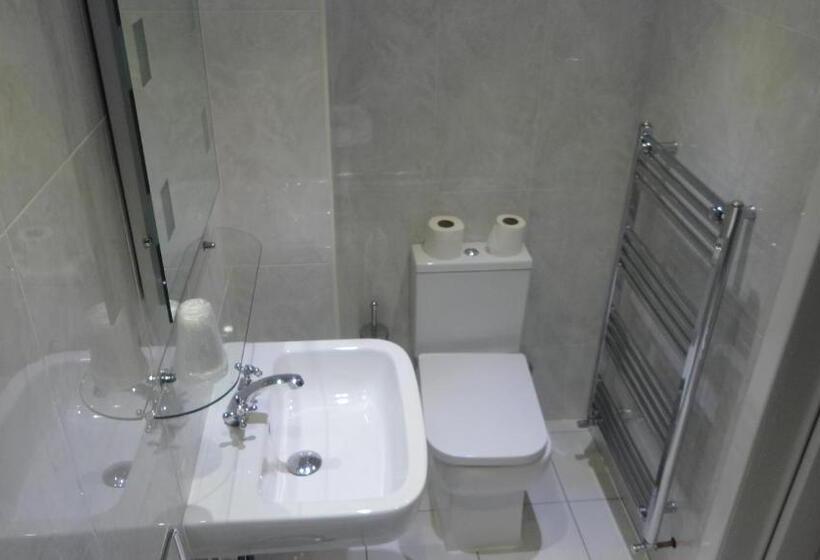 اتاق استاندارد چهار تخته, Sandyford Lodge