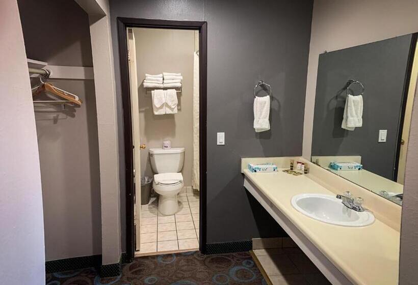 Семейный Номер, Ventura Grand Inn