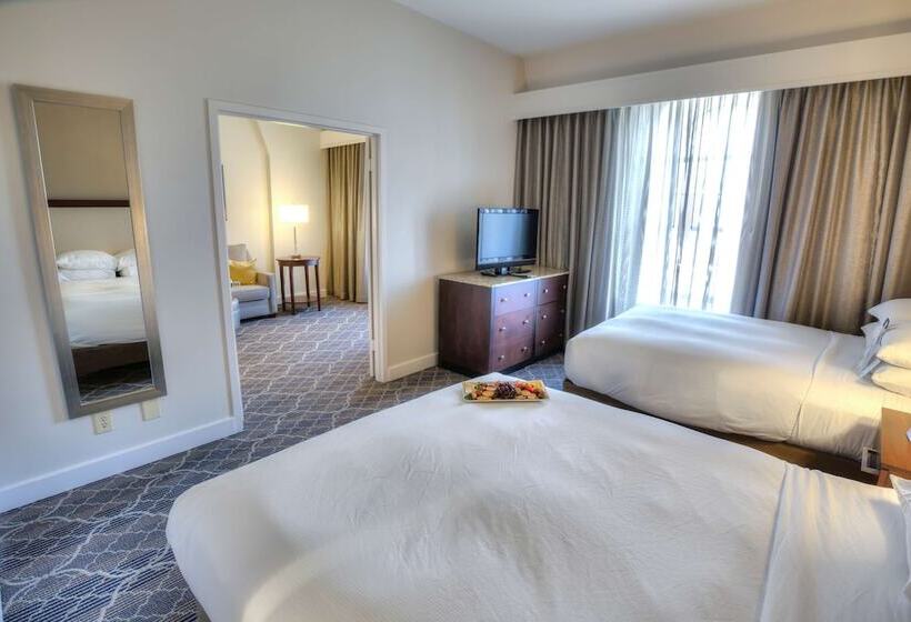 סוויטה, Doubletree Suites By Hilton At The Battery Atlanta
