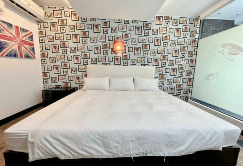 اتاق استاندارد سه نفره, Love River Inn