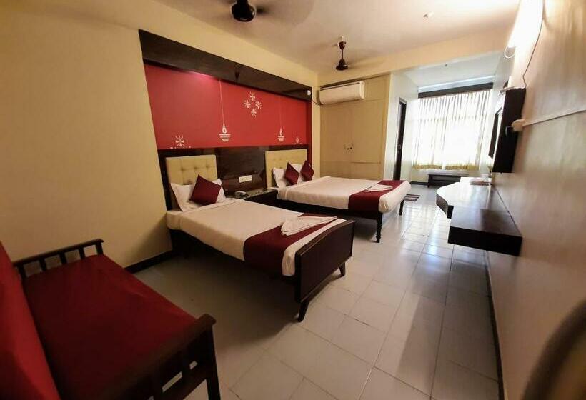디럭스 스위트, Ravi Krishna Inn