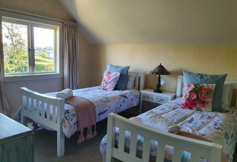 Дом 2 Спальни, Century House B & B Flatlette