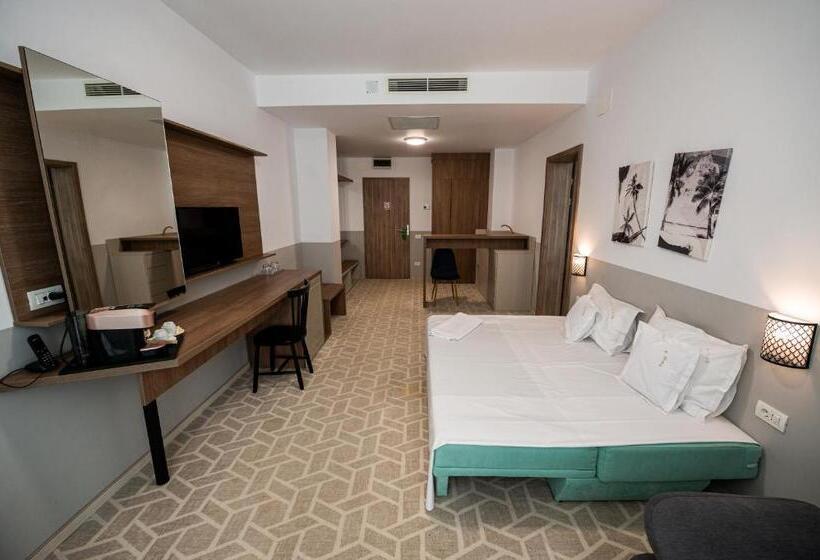 סוויטה עם מרפסת, Clas Mamaia Nord