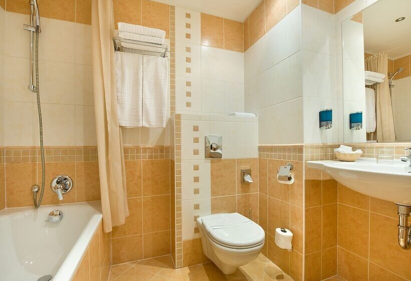 اتاق اجرایی, Ea Hotel Rokoko