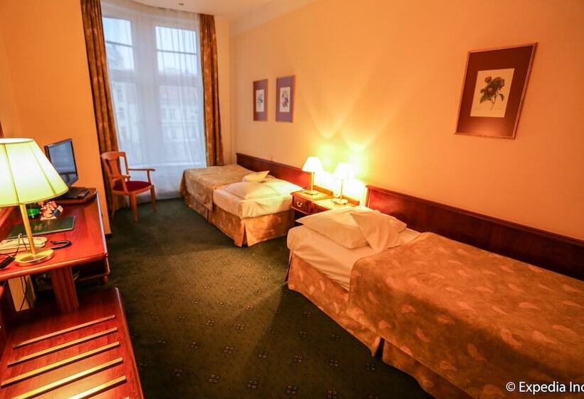 اتاق اکونومی, Ea Hotel Rokoko