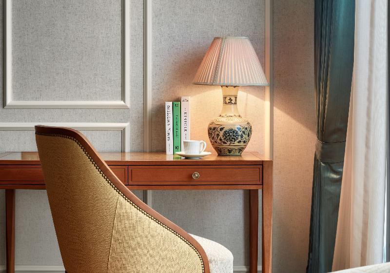اتاق لوکس با تخت بزرگ, Grand Mercure Hanoi