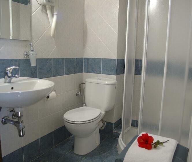 اتاق استاندارد یک نفره, Lato