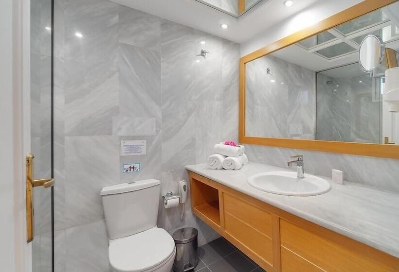 Номер Стандарт Боковой Вид на Море, Miramare Resort & Spa