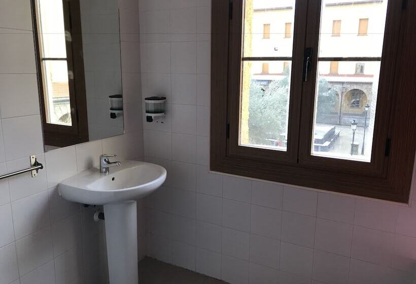 Семейный Номер, Albergue Pirenarium   Hostel