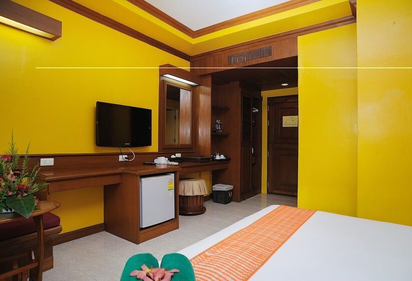 수피리어 룸, Baumanburi Hotel Patong