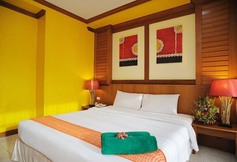 수피리어 룸, Baumanburi Hotel Patong