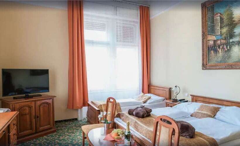 Четырехместный Номер Стандарт, City Hotel Unio Superior