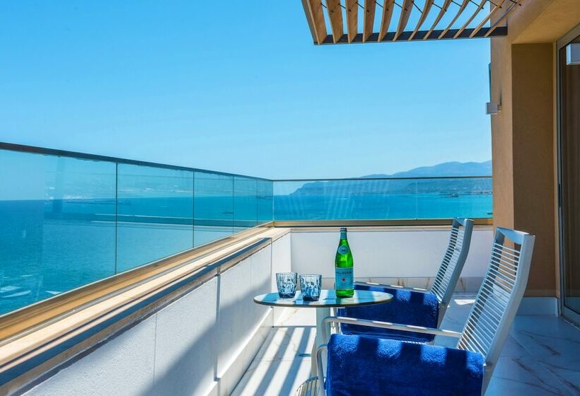 سوییت با چشم‌انداز دریا, I Resort Beach Hotel & Spa