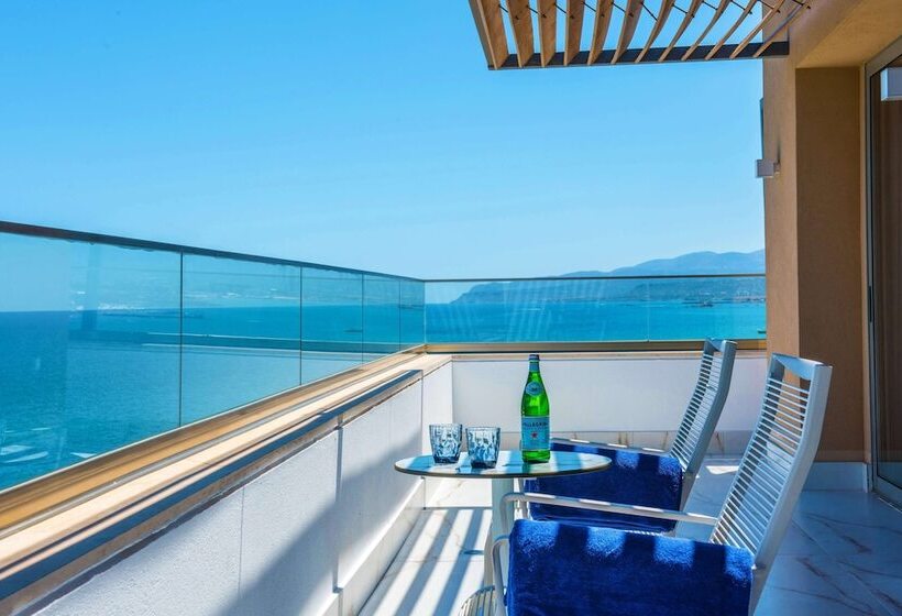 سوییت با چشم‌انداز دریا, I Resort Beach Hotel & Spa