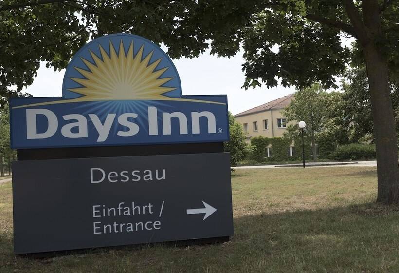 Номер Стандарт Трехместный, Days Inn Dessau