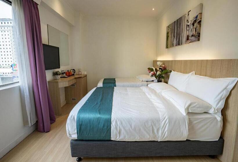 اتاق لوکس سه تخته, Floresta Hotel Chinatown