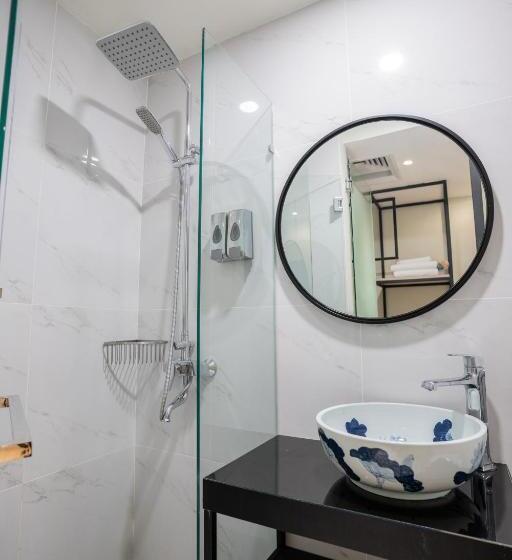 اتاق لوکس سه تخته, Floresta Hotel Chinatown