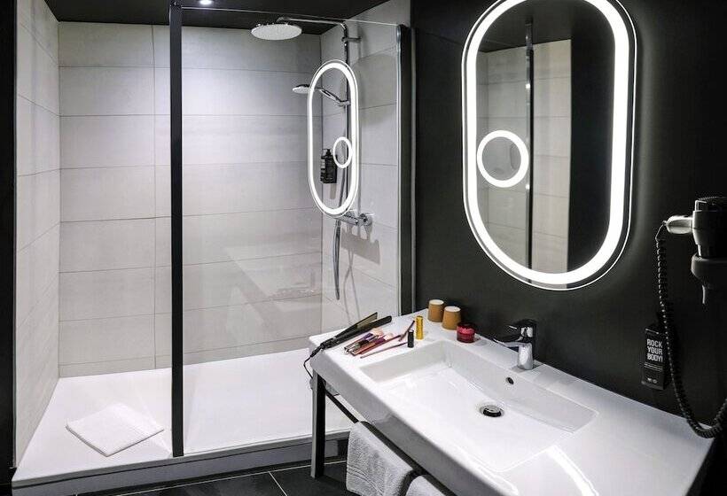 Номер Стандарт, Ibis Pontarlier
