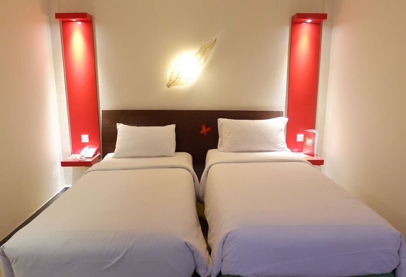 Номер Superior Вид на Бассейн, Ibis Styles Bali Legian