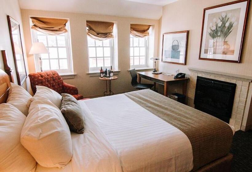 اتاق لوکس با تخت بزرگ, St. Eugene Golf Resort & Casino