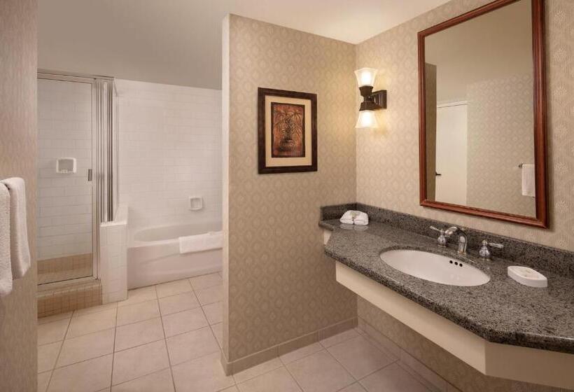 سوییت جونیور, St. Eugene Golf Resort & Casino