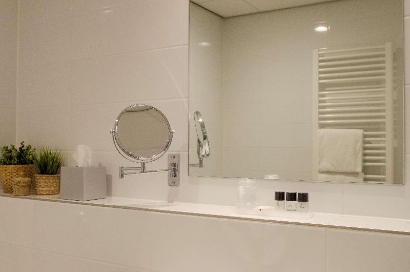 带大床的行政房间, Flonk Hotel Groningen Zuid, Bw Signature Collection