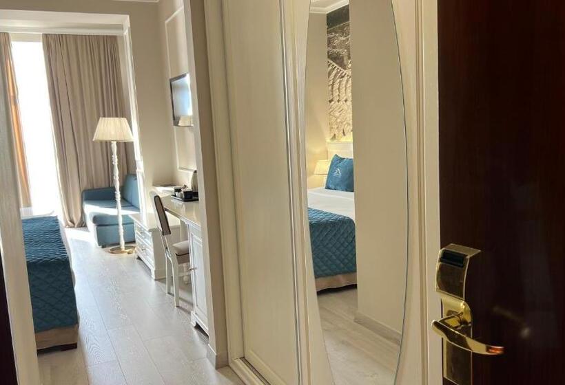 带大床的行政房间, Adriatik Hotel, Bw Premier Collection