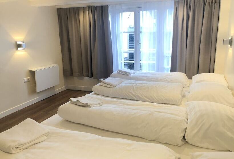 四人标准间, Damrak Inn