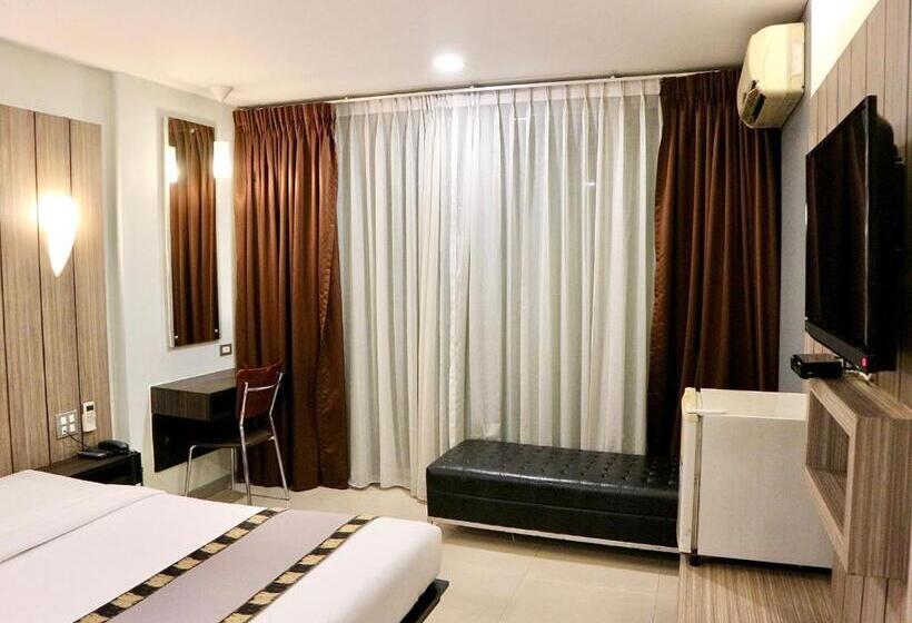 Quarto Deluxe, Swana Bangkok