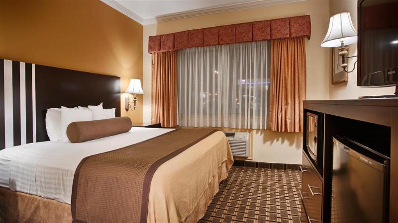 Номер Deluxe Кровать Кинг, Days Inn & Suites By Wyndham Sam Houston Tollway