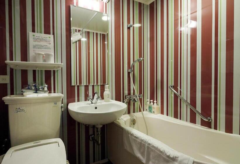 Quarto Quádruplo Deluxe, Monterey Hanzomon