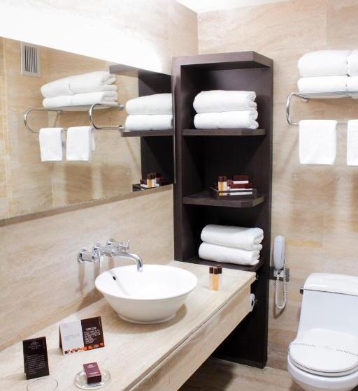 이그제큐티브 스위트, Trinitarias Suites
