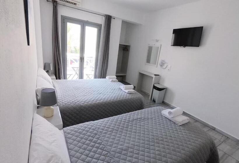Трехместный Номер Стандарт Вид на Бассейн, Anny Studios & Rooms Perissa Beach